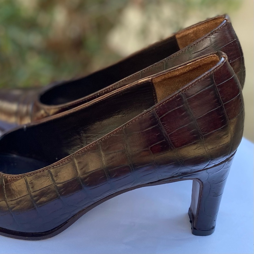 VTG Ann Taylor 🇮🇹 Made 💯 Leather Pumps Sz 6.5M - Picture 6 of 10